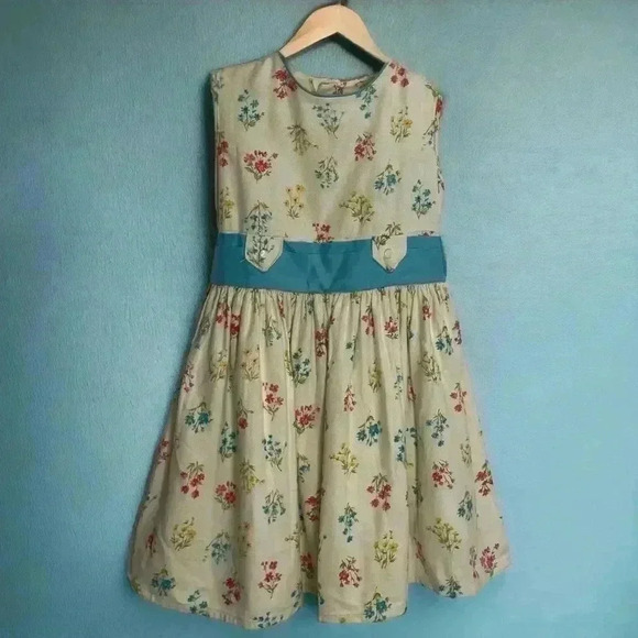 Vintage Girl's Floral Sleeveless Dress.  No tag or size.  Approx. Size 6 Girl's - Picture 1 of 7